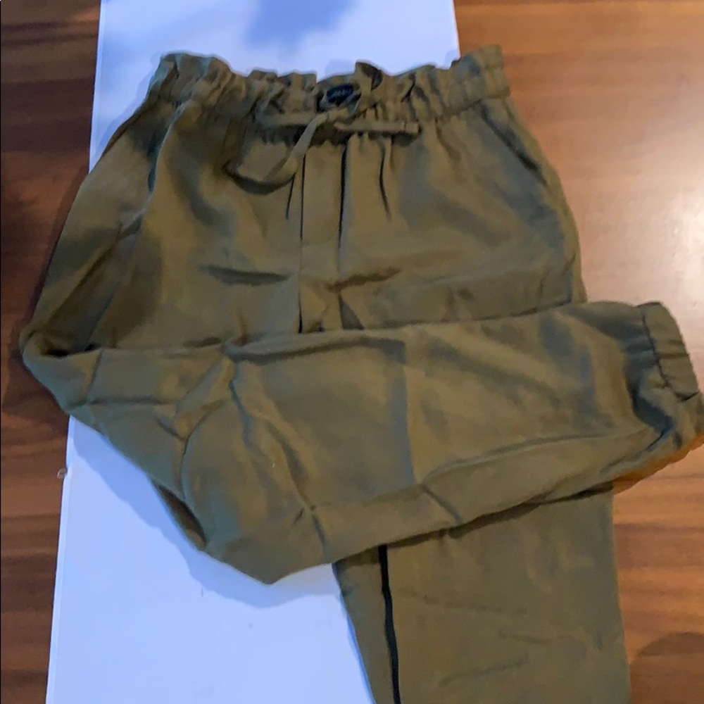 Banana Republic olive green joggers XS NWOT